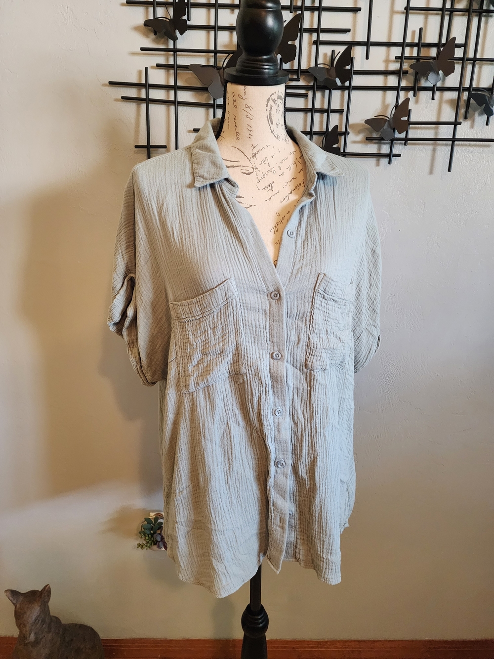 Cloth & Stone From Anthropologie Soft Sage Button-Front Gauze Shirt